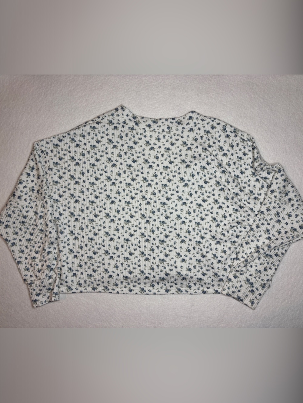 Altar'd State Ryleigh Cropped cardigan Button Front Blue Floral Woman’s Medium - Picture 4 of 7